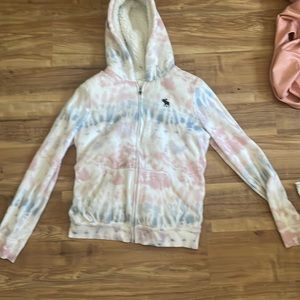 Abercrombie Kids sweatshirt, Size 15/6, super good fit, a lot of fun colors!!